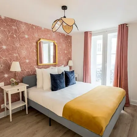 Cosy 3 Bedrooms & 2 Bathrooms - Louvre *