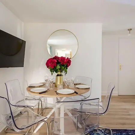 Cosy 3 Bedrooms & 2 Bathrooms - Louvre Paris
